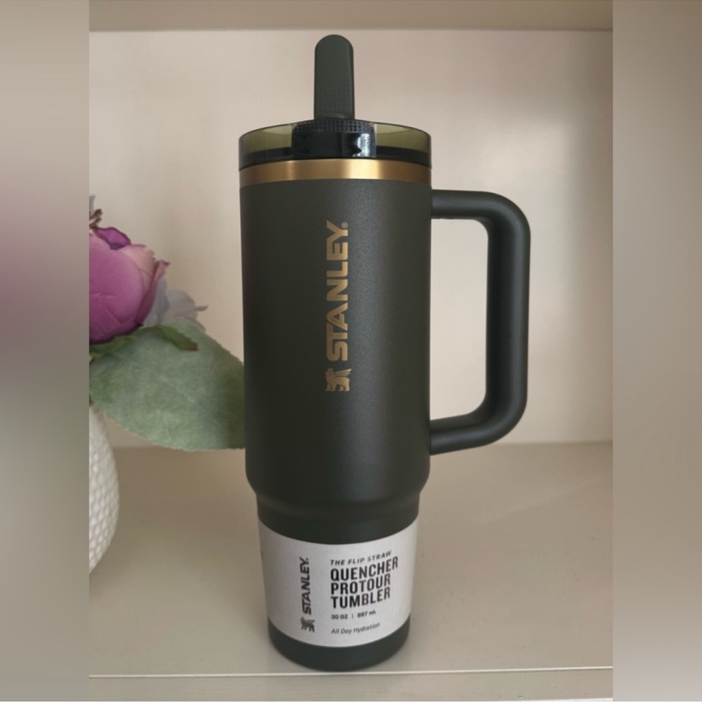 🎉LAST CHANCE🎉Stanley 30oz. Quencher‎ ProTour Flip Straw Tumbler Cypress